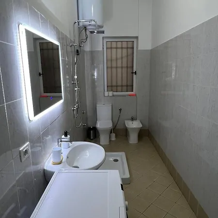 לינה וארוחת בוקר Fisical Sentia Apartaman גולם